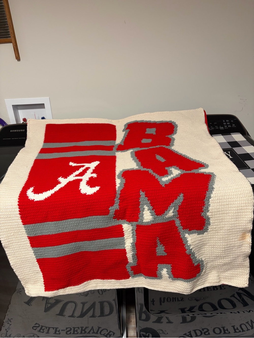 Crimson Knit Throw Blanket - Red and Cream
